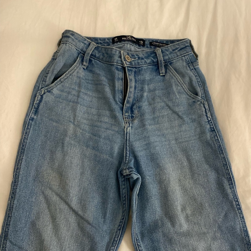 Hollister Jeans Ultra High Rise Mom Jean